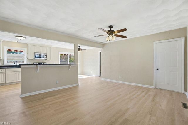 3929 Galleon DR, Chesapeake, VA 23321