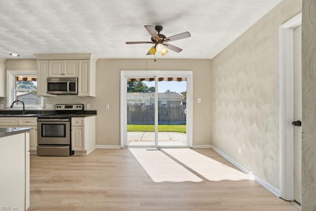 3929 Galleon DR, Chesapeake, VA 23321