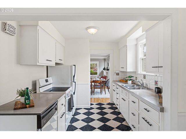 2801 Ne 35TH Pl, Portland, OR 97212