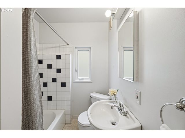 2801 Ne 35TH Pl, Portland, OR 97212