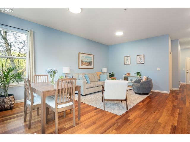 8712 N DECATUR St 106, Portland, OR 97203