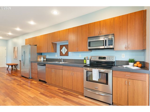 8712 N DECATUR St 106, Portland, OR 97203