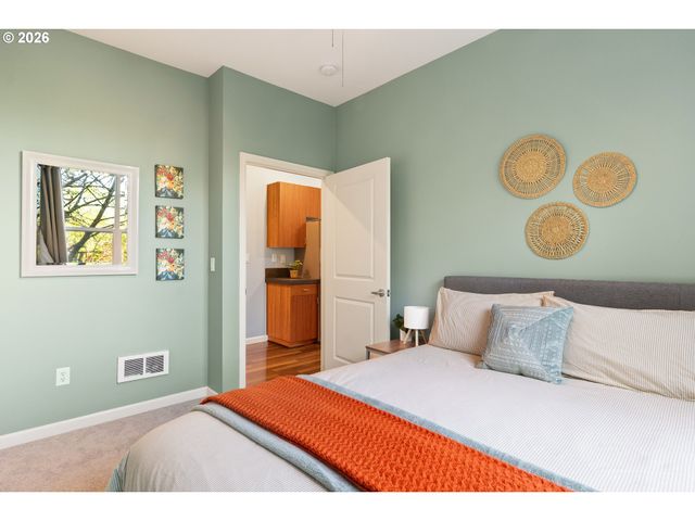 8712 N DECATUR St 106, Portland, OR 97203