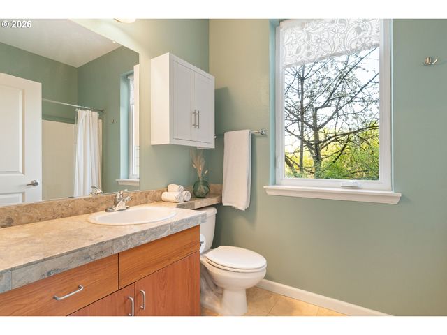 8712 N DECATUR St 106, Portland, OR 97203