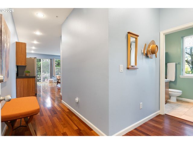 8712 N DECATUR St 106, Portland, OR 97203