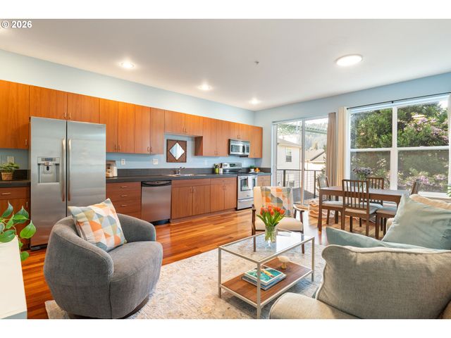 8712 N DECATUR St 106, Portland, OR 97203