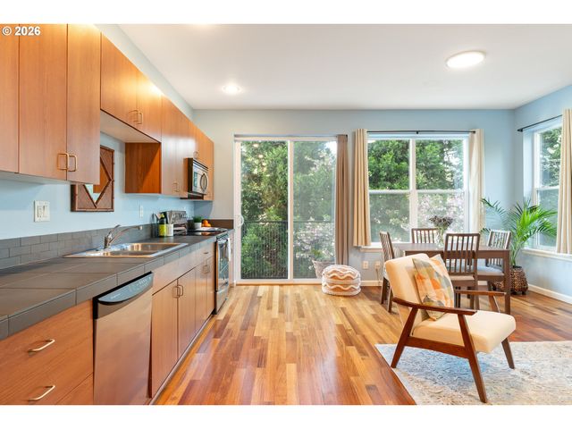 8712 N DECATUR St 106, Portland, OR 97203