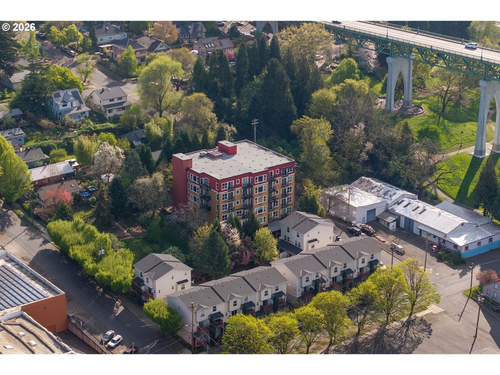 8712 N DECATUR St 106, Portland, OR 97203