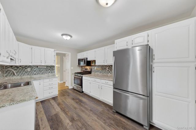 14 Creamery Drive, New Windsor, NY 12553