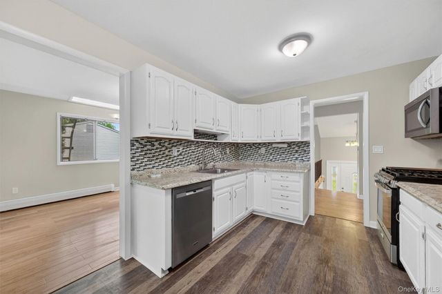 14 Creamery Drive, New Windsor, NY 12553