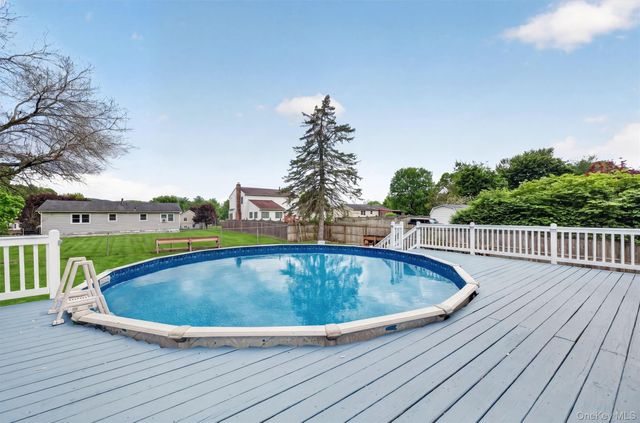 14 Creamery Drive, New Windsor, NY 12553