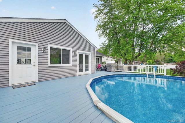 14 Creamery Drive, New Windsor, NY 12553