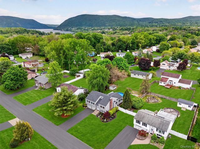 14 Creamery Drive, New Windsor, NY 12553