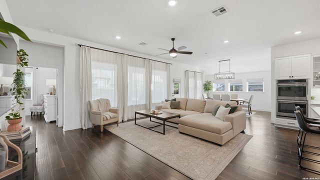 2212 Quince, New Braunfels, TX 78132