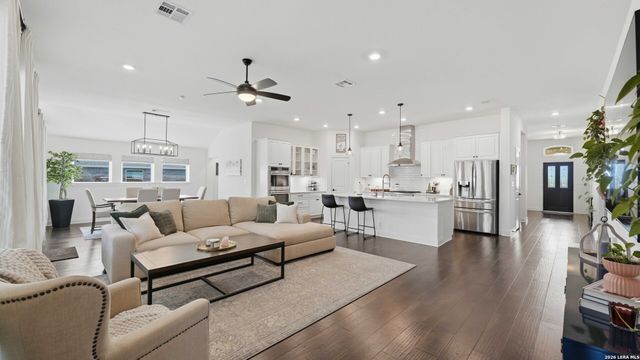 2212 Quince, New Braunfels, TX 78132