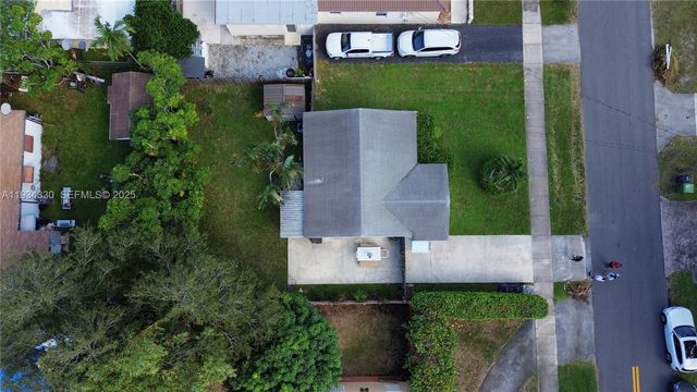 640 SW 6th St, Hallandale Beach, FL 33009