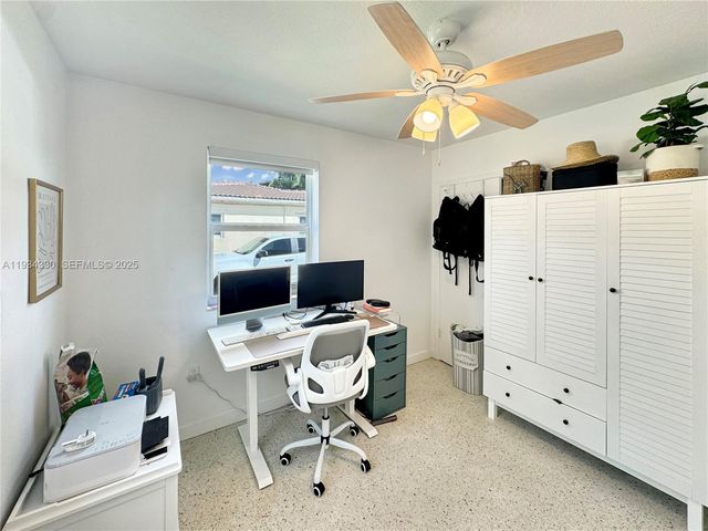 640 SW 6th St, Hallandale Beach, FL 33009