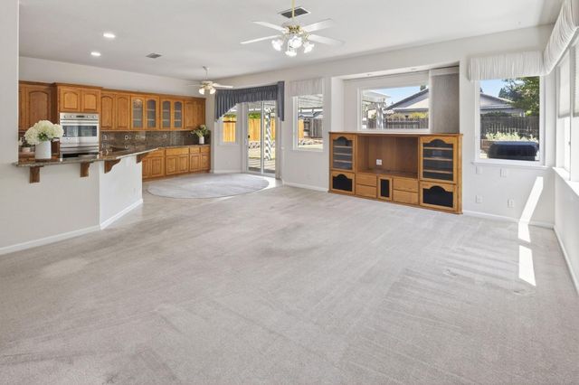 1648 Corbridge Dr, Roseville, CA 95747