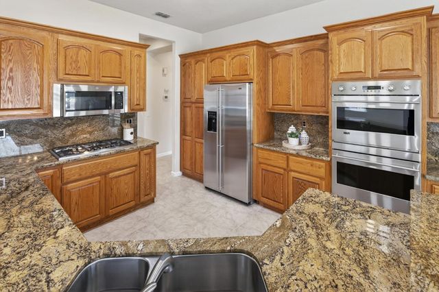 1648 Corbridge Dr, Roseville, CA 95747