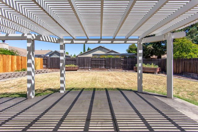 1648 Corbridge Dr, Roseville, CA 95747