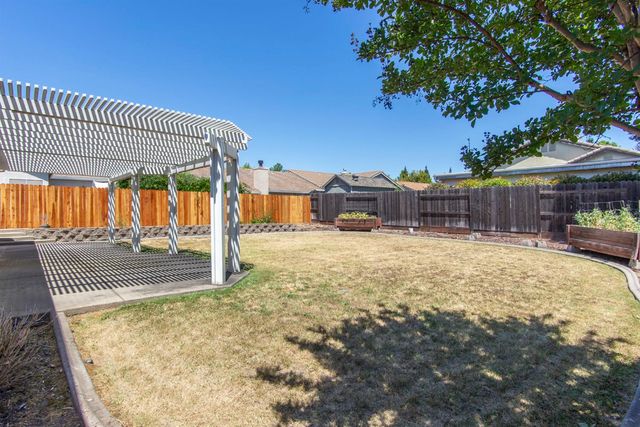 1648 Corbridge Dr, Roseville, CA 95747