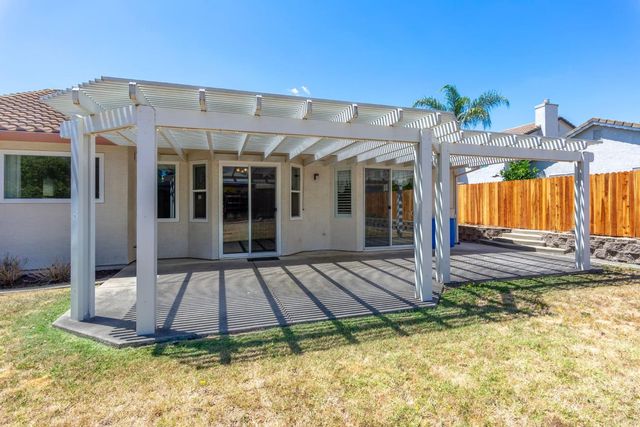 1648 Corbridge Dr, Roseville, CA 95747