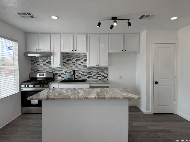 14751 Southton Basin, San Antonio, TX 78223