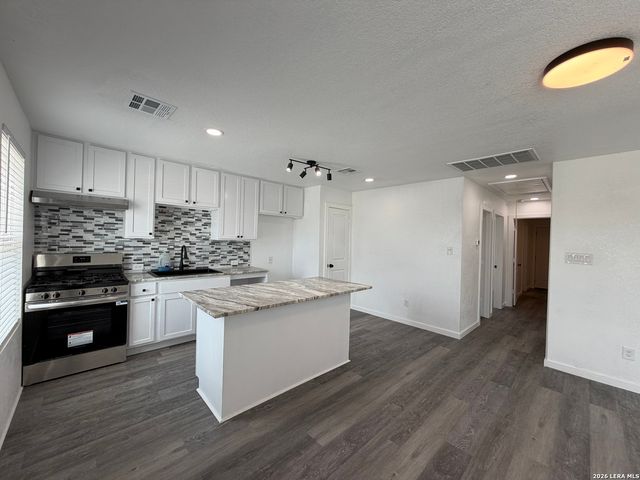 14751 Southton Basin, San Antonio, TX 78223