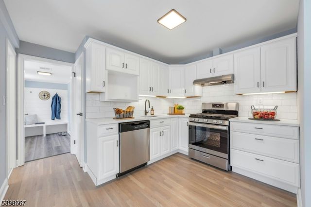 1 Crestwood Ln, Clark Twp., NJ 07066