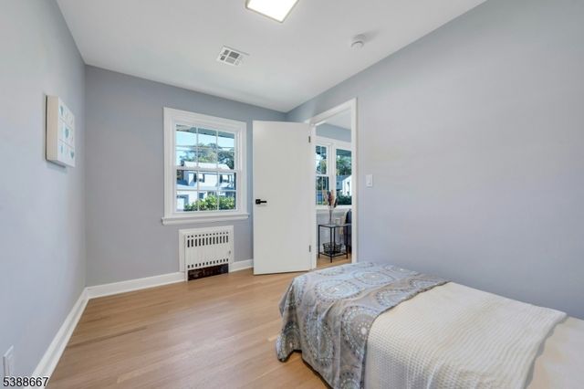 1 Crestwood Ln, Clark Twp., NJ 07066