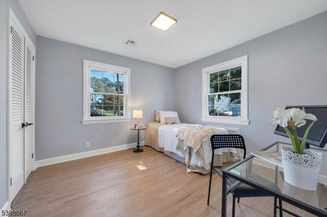 1 Crestwood Ln, Clark Twp., NJ 07066
