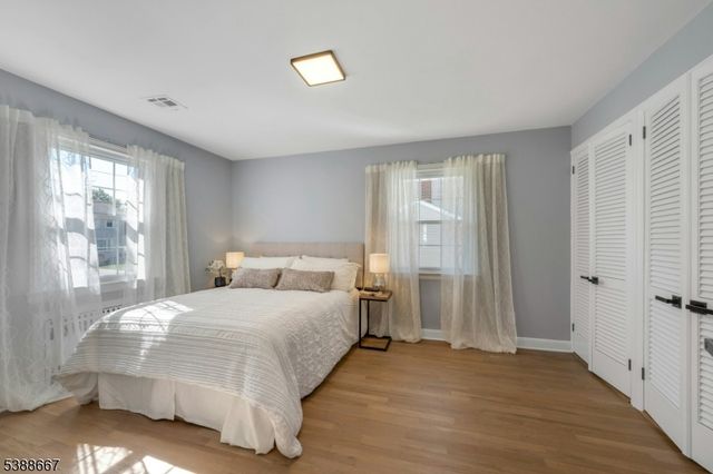 1 Crestwood Ln, Clark Twp., NJ 07066