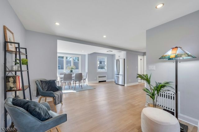1 Crestwood Ln, Clark Twp., NJ 07066