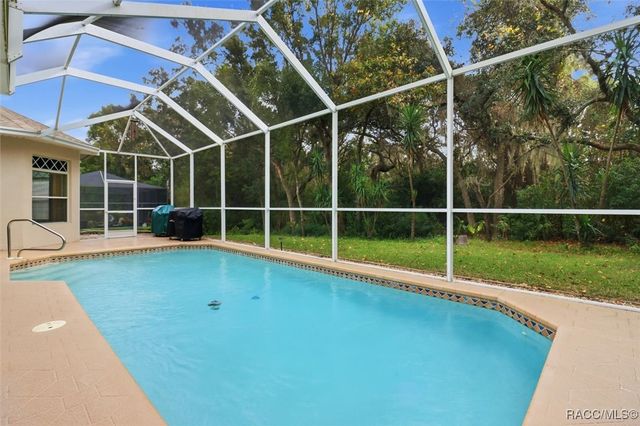 63 Greentree Street, Homosassa, FL 34446