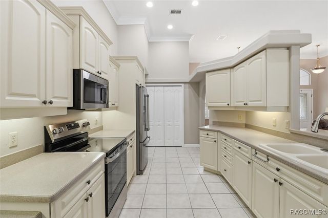 63 Greentree Street, Homosassa, FL 34446