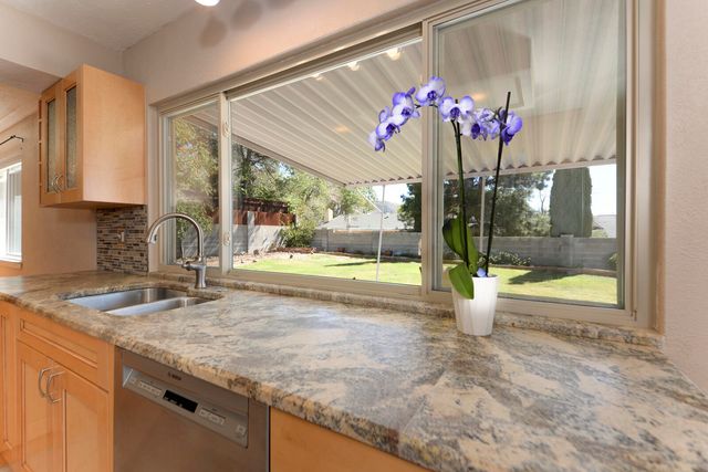 3804 MOUNT RAINIER Drive NE, Albuquerque, NM 87111