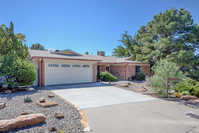 3804 MOUNT RAINIER Drive NE, Albuquerque, NM 87111