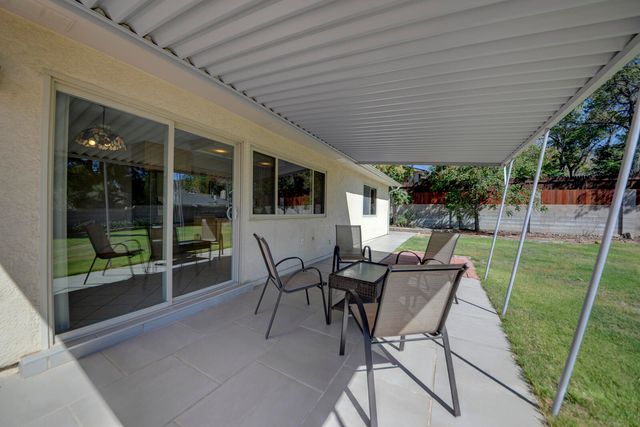 3804 MOUNT RAINIER Drive NE, Albuquerque, NM 87111