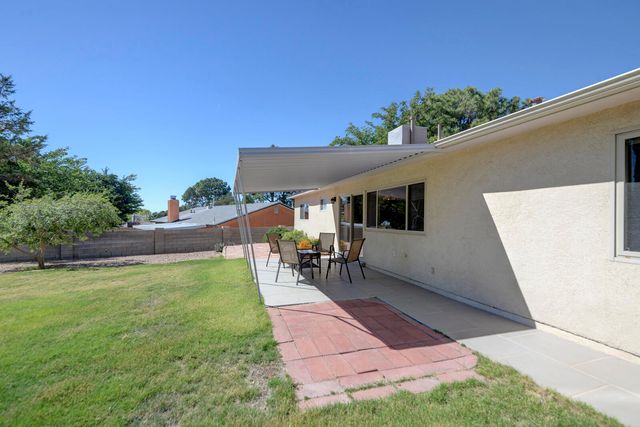 3804 MOUNT RAINIER Drive NE, Albuquerque, NM 87111