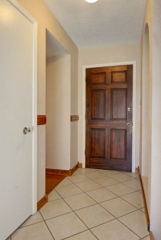 3804 MOUNT RAINIER Drive NE, Albuquerque, NM 87111