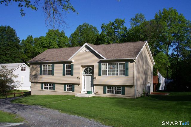 15 Old Oak Road, Norwich, CT 06360