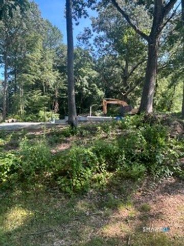 15 Old Oak Road, Norwich, CT 06360