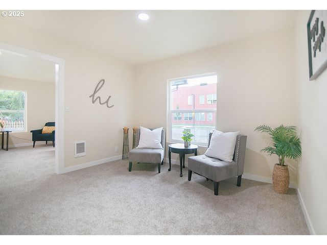 1214 S 5TH Ave, Kelso, WA 98626