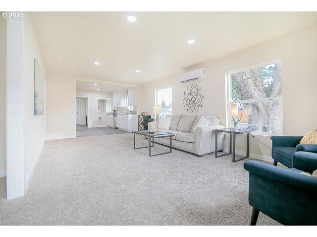 1214 S 5TH Ave, Kelso, WA 98626