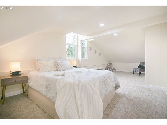 1214 S 5TH Ave, Kelso, WA 98626