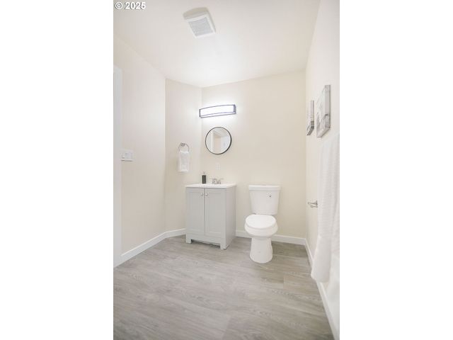 1214 S 5TH Ave, Kelso, WA 98626