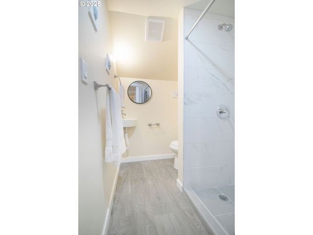 1214 S 5TH Ave, Kelso, WA 98626