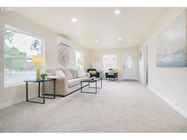 1214 S 5TH Ave, Kelso, WA 98626