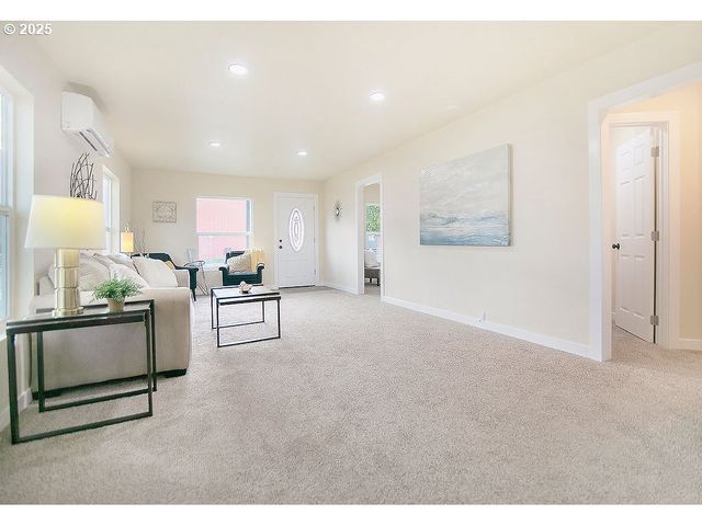 1214 S 5TH Ave, Kelso, WA 98626