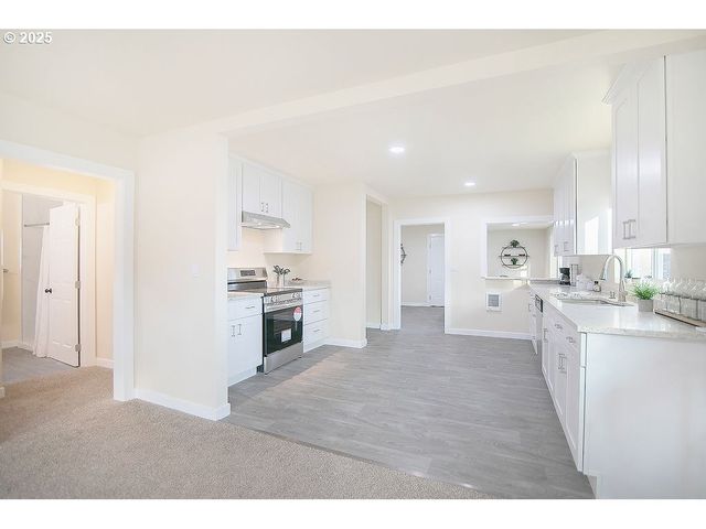 1214 S 5TH Ave, Kelso, WA 98626